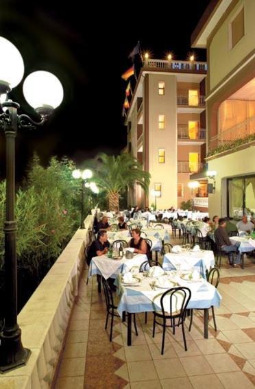 Hotel Ristorante La Siesta Pietrapaola Dış mekan fotoğraf