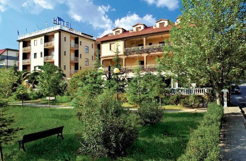 Hotel Ristorante La Siesta Pietrapaola Dış mekan fotoğraf